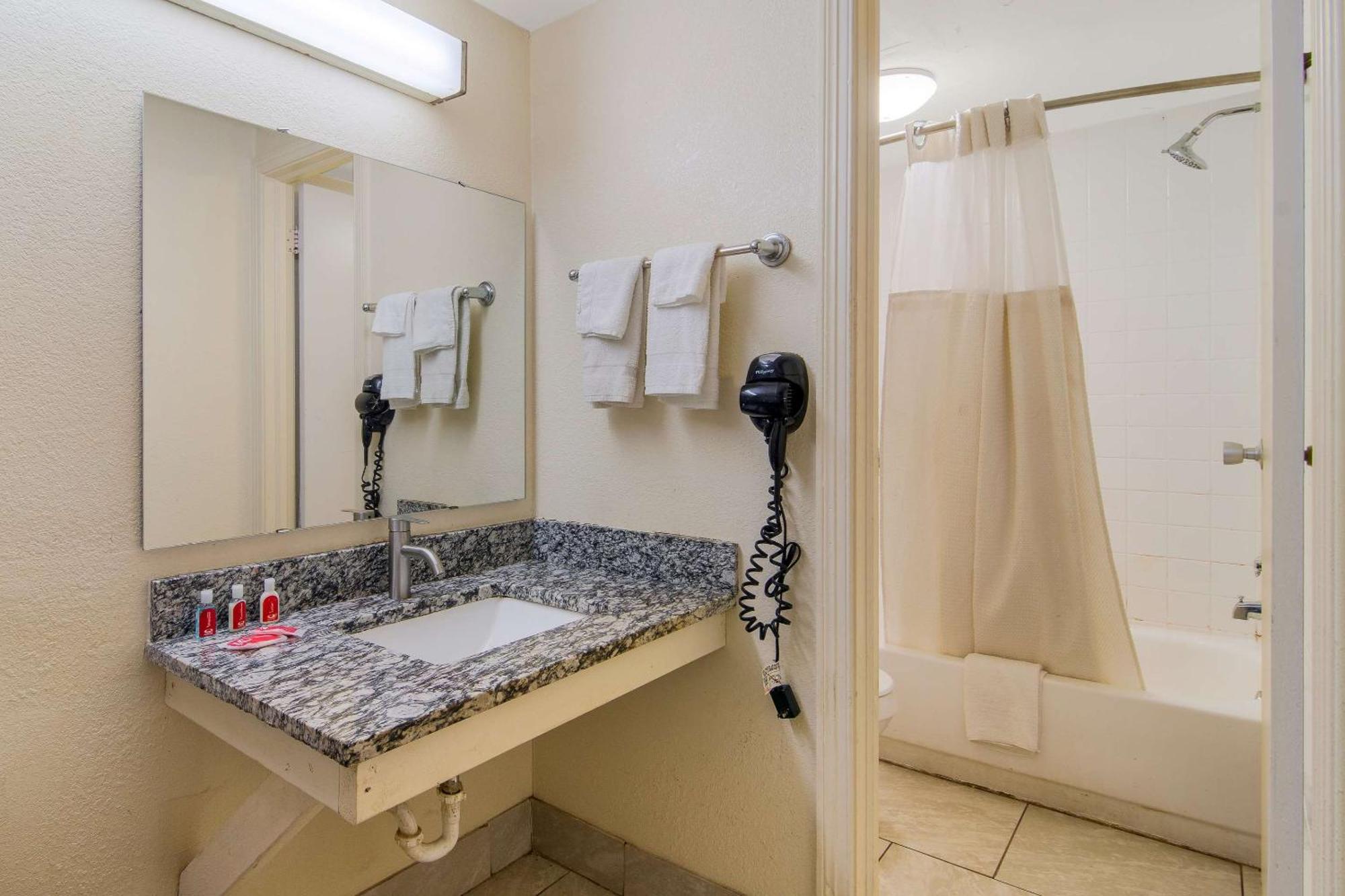 Econo Lodge Goldsboro Hwy 70 Экстерьер фото